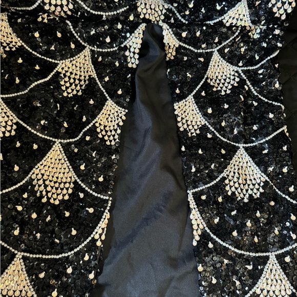 Sequence! Beautiful long gown , extravagant details. - Picture 4 of 6